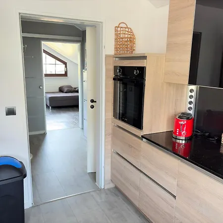 Moderne 3 In Der Eifel - Ideal Fuer Familien Und Geschaeftsreisende מכרניך