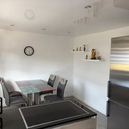 Moderne 3 In Der Eifel - Ideal Fuer Familien Und Geschaeftsreisende מכרניך