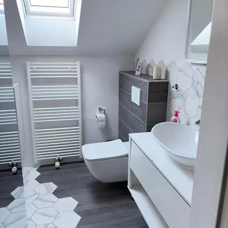 Moderne 3 In Der Eifel - Ideal Fuer Familien Und Geschaeftsreisende דירה